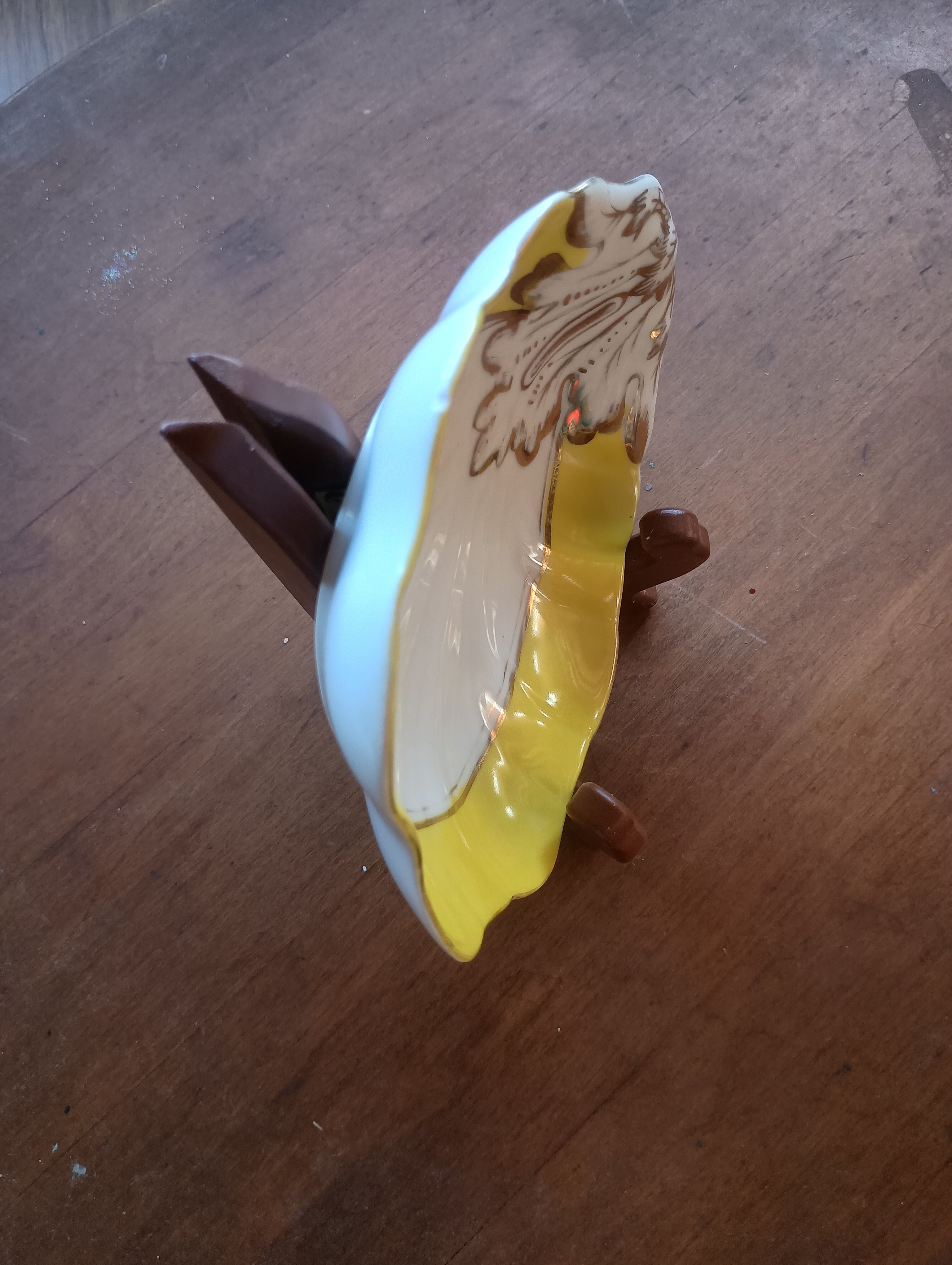 Vintage Scalloped Porcelain Shell Dish with Gold Filigree