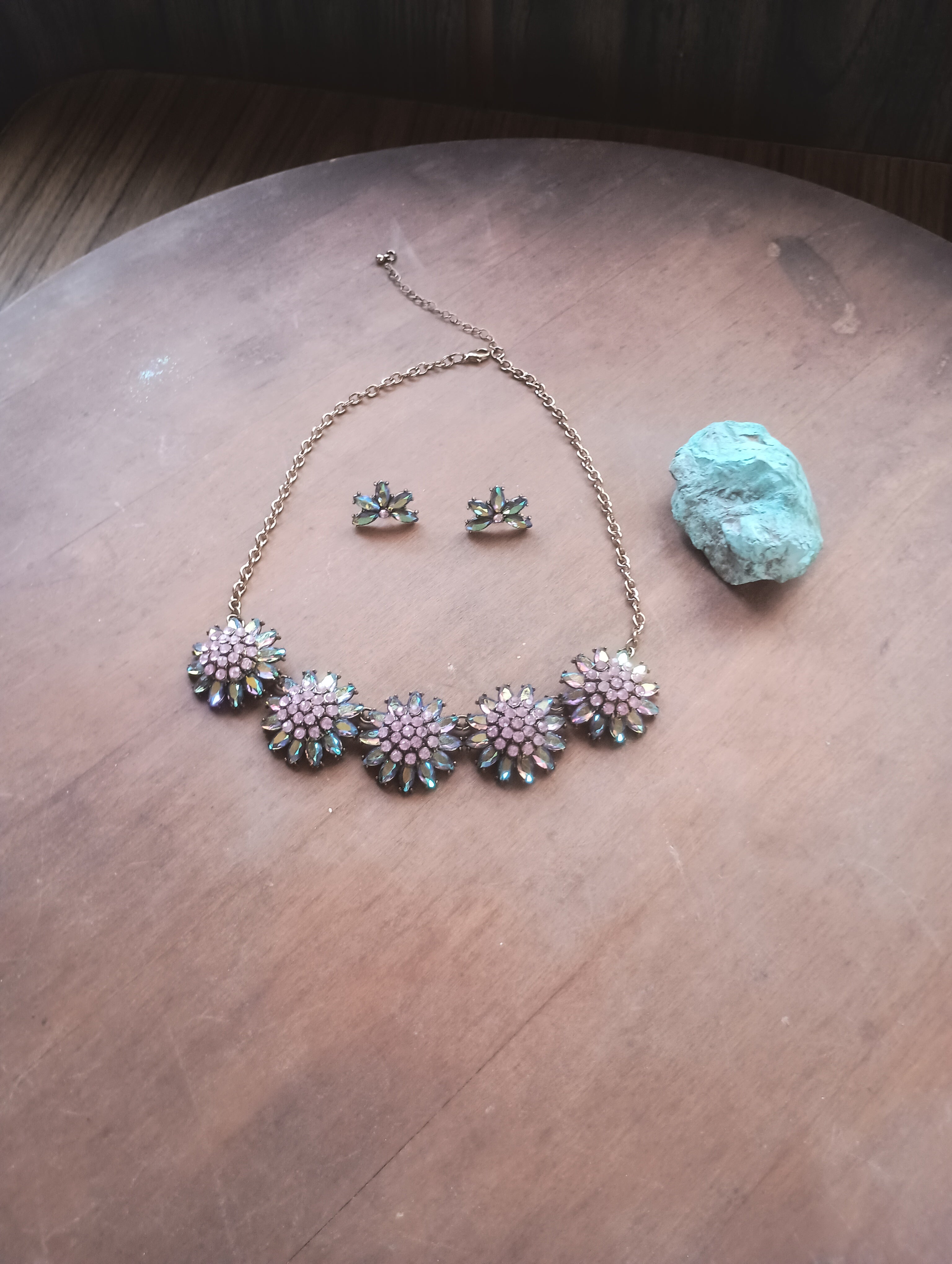 Vintage '80s Runway Glam Radiant Iridescent Rhinestone V-Collar Necklace & Earring Set