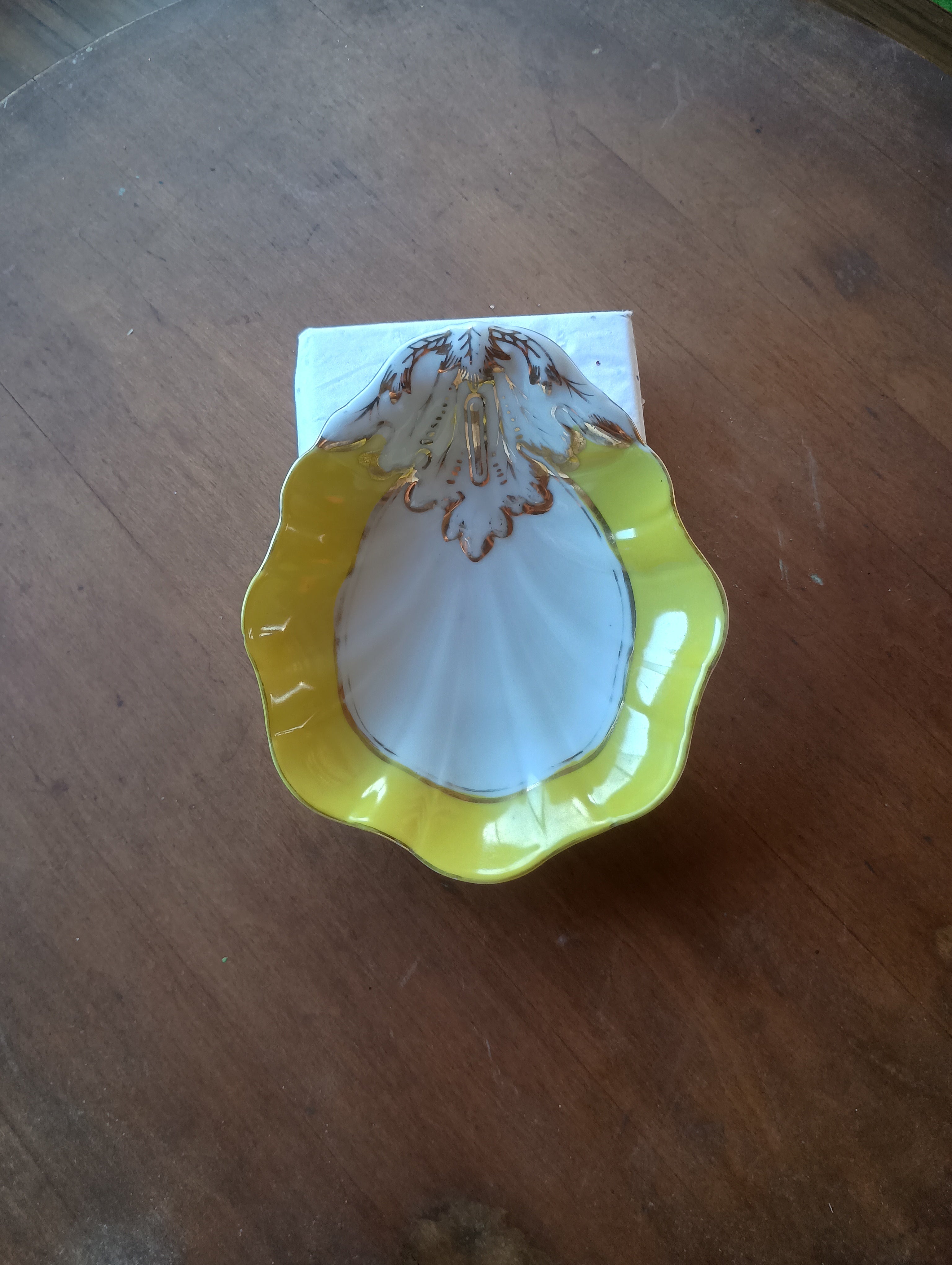 Vintage Scalloped Porcelain Shell Dish with Gold Filigree