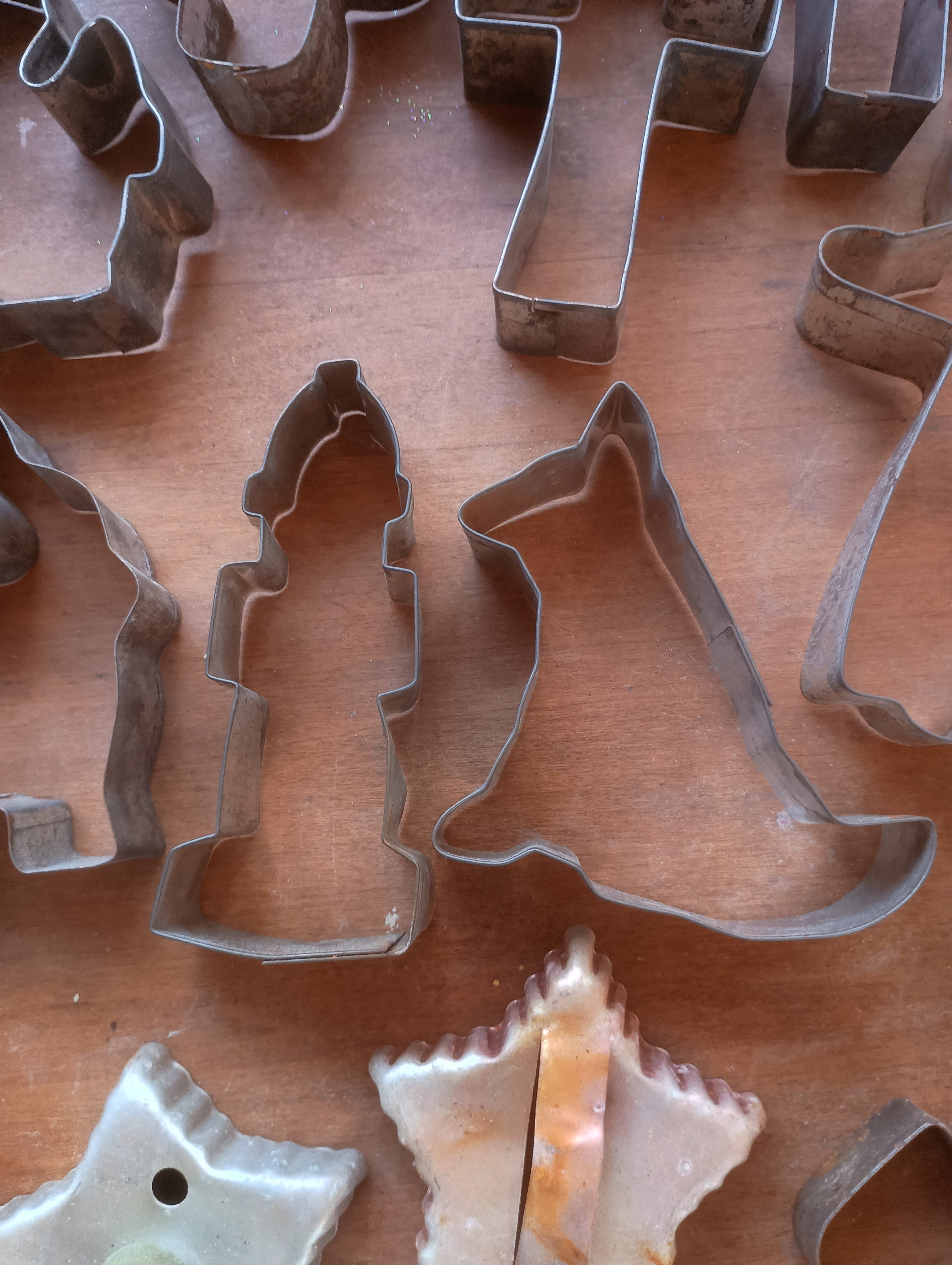 Massive 28-Piece Collection of Vintage & Antique Metal Cookie Cutters - Curated Nostalgia Lot