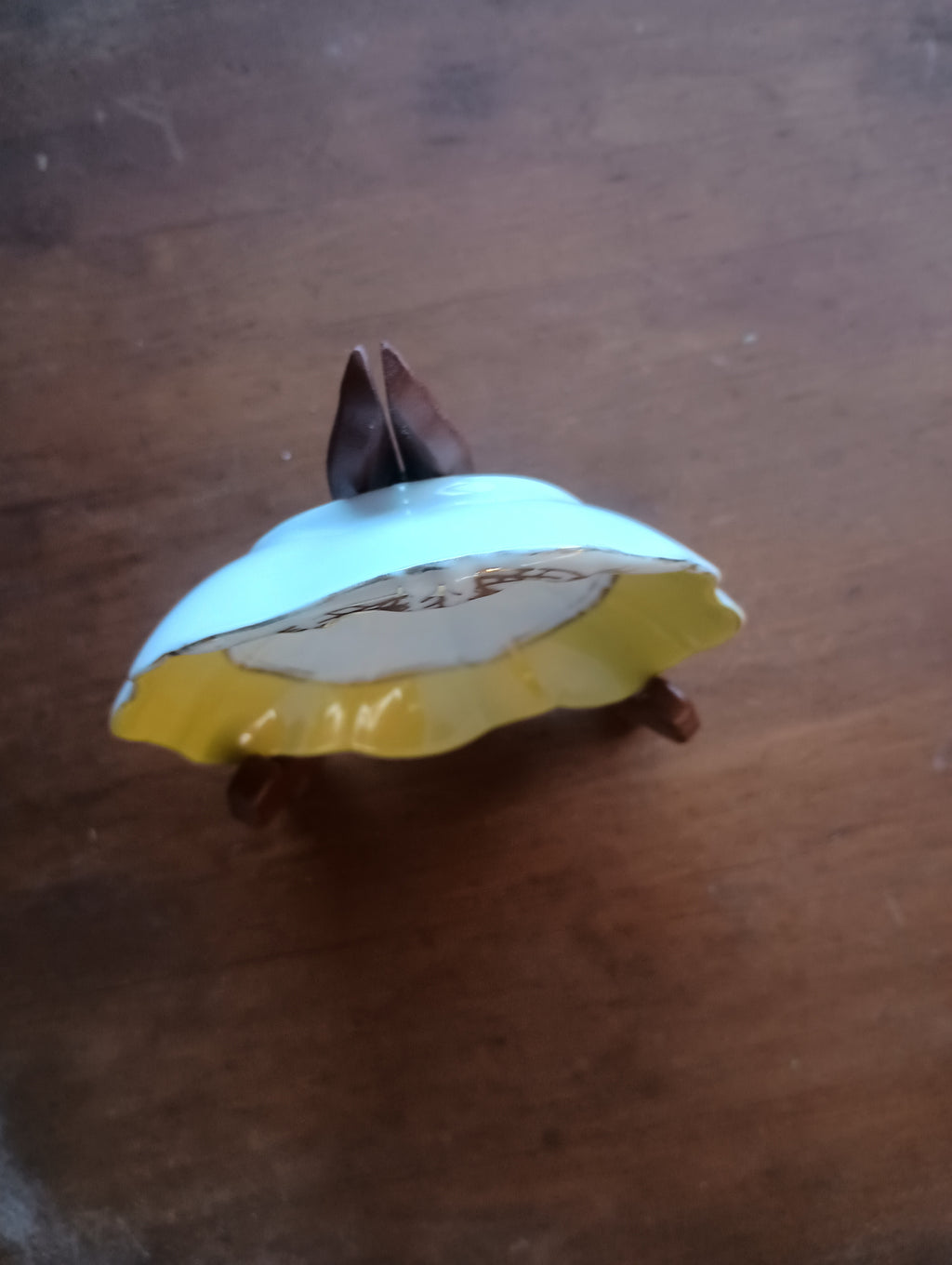 Vintage Scalloped Porcelain Shell Dish with Gold Filigree