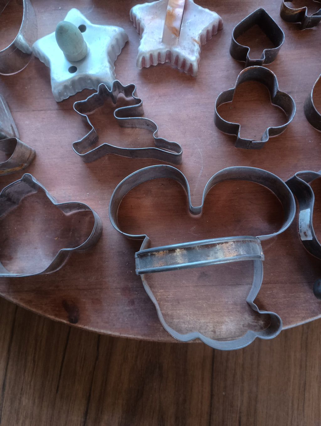 Massive 28-Piece Collection of Vintage & Antique Metal Cookie Cutters - Curated Nostalgia Lot