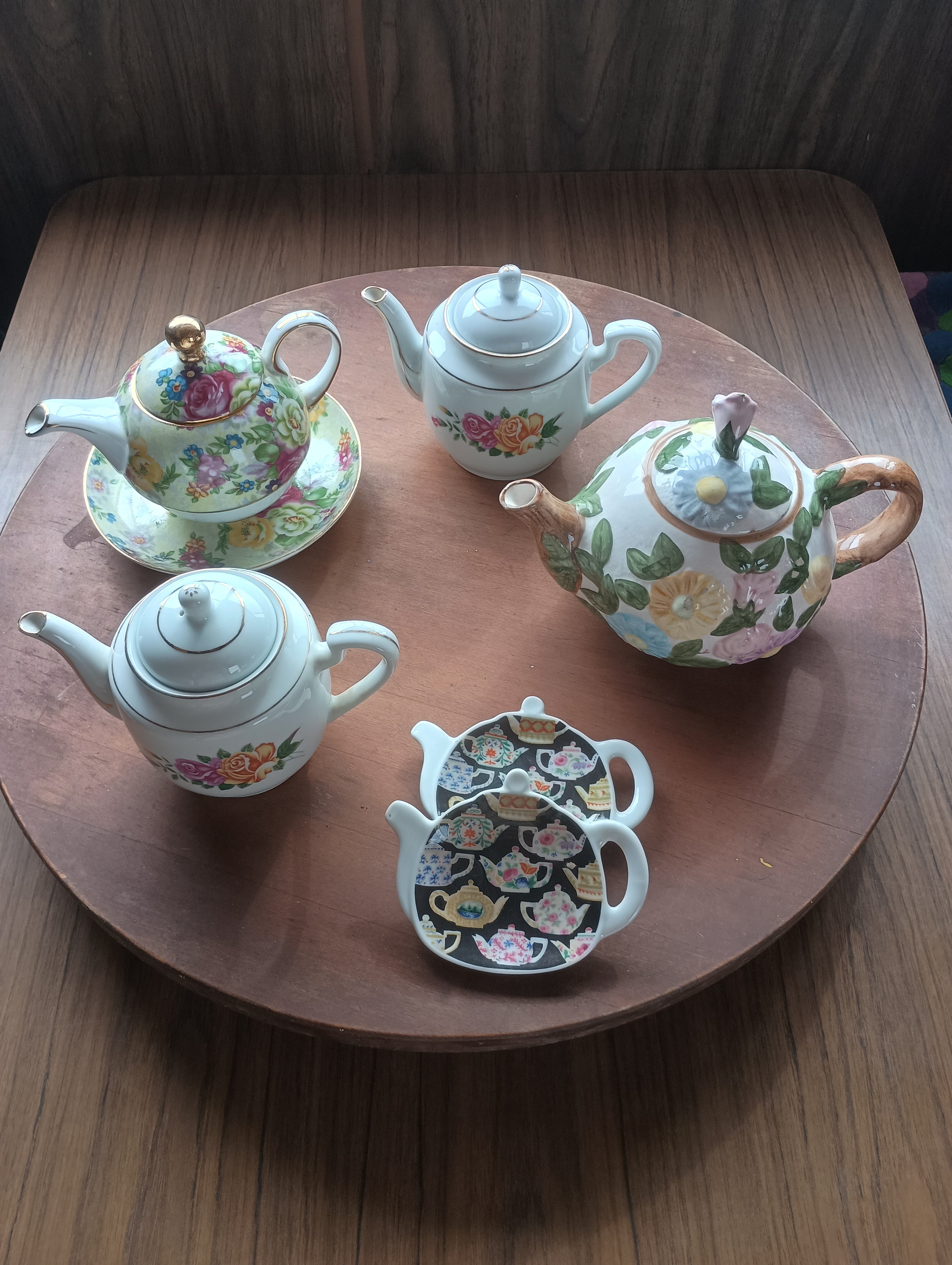 "High Tea & Heritage" Floral Teapot Collection (7 pc)