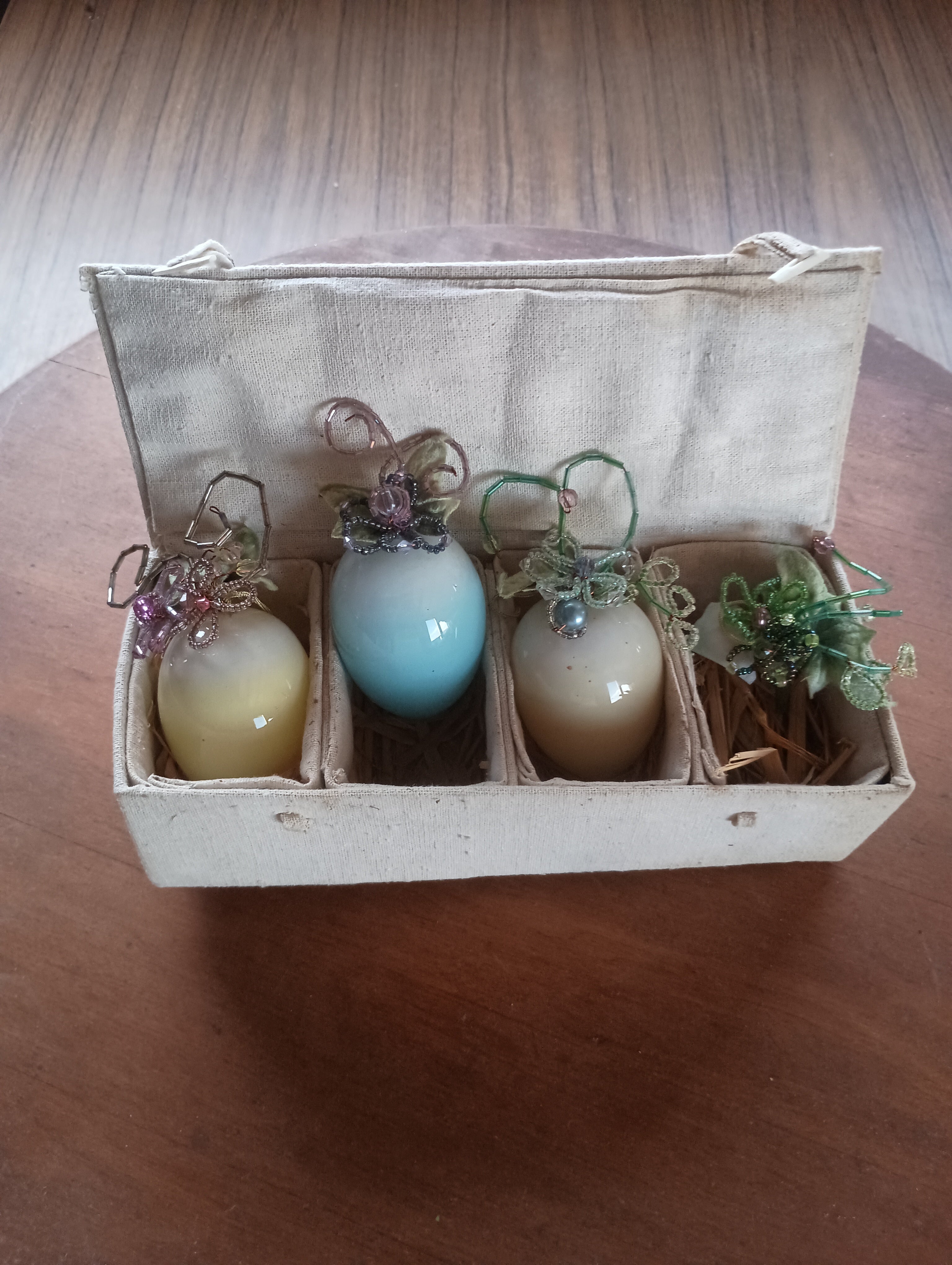 Aldik "Hummingbird" eggs